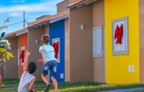 Famílias do Centro-Oeste goiano são contempladas com casas a custo zero